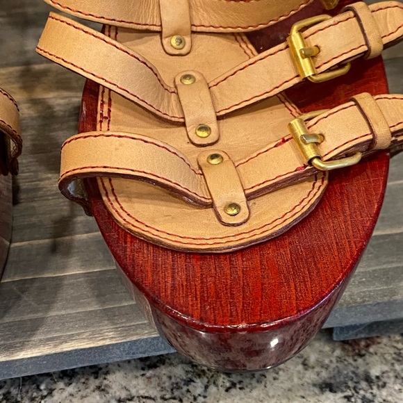 Giuseppe Zanotti, size 42. Easy to walk in. Some scratches see picture. No box - Picture 7 of 13